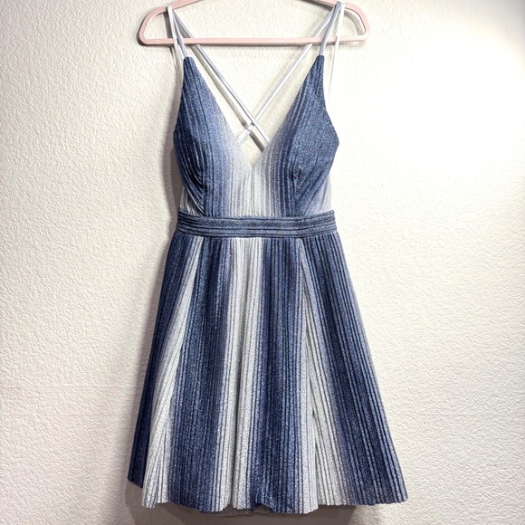 AQUA Cocktail‎ Mini Dress Medium Metallic Gradient Ombre Spaghetti Strap V-Neck - Picture 2 of 13